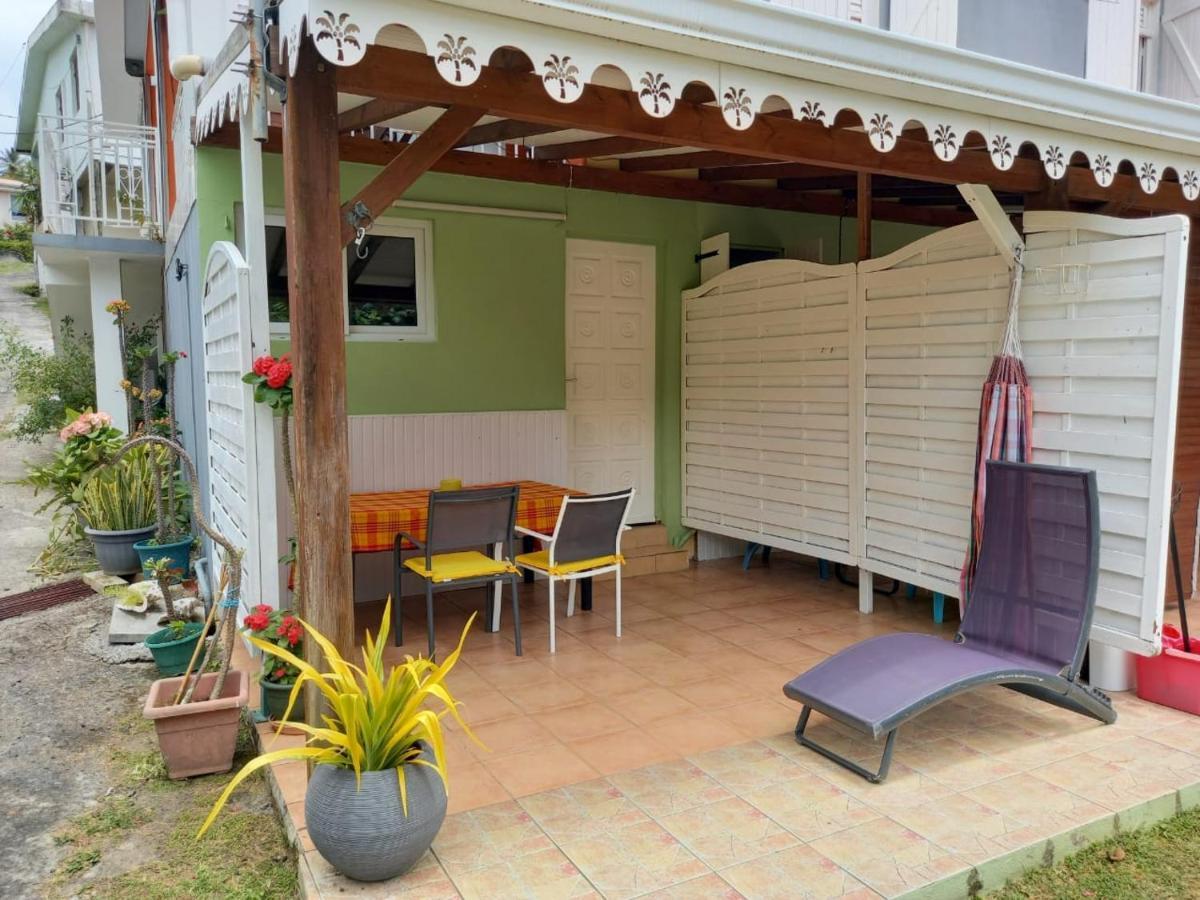 Petit Appartement Cosy Pres Des Plages Sainte-Anne Exteriör bild